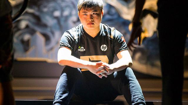 卡萨多与他 卡萨多与他