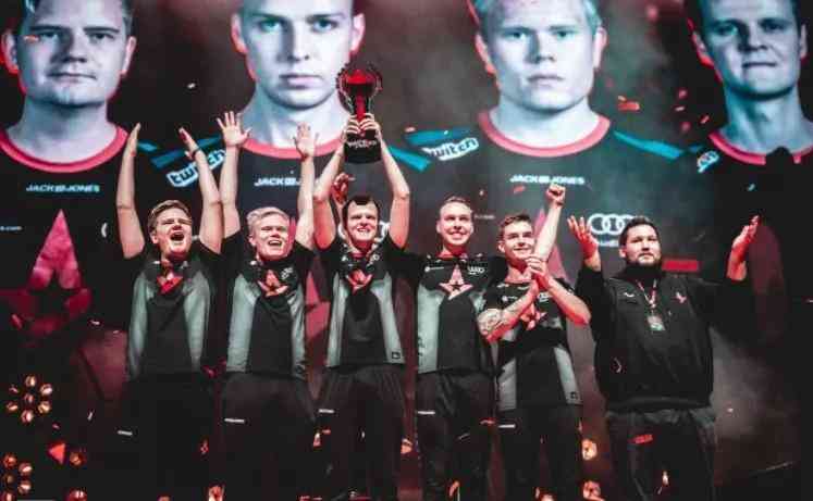 依赖于她出 依赖于她出